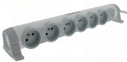 Bloc 6 prises avec interrupteur LEGRAND 0 500 83